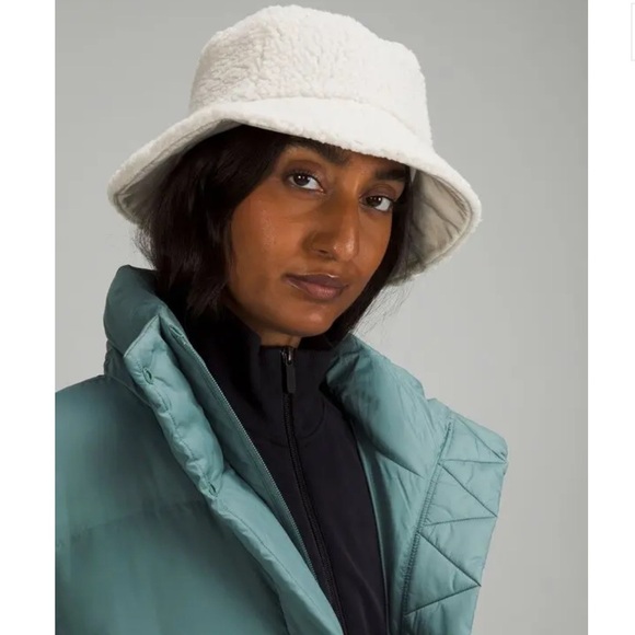lululemon athletica Accessories - LULULEMON Textured Fleece Bucket Hat - Natural Ivory